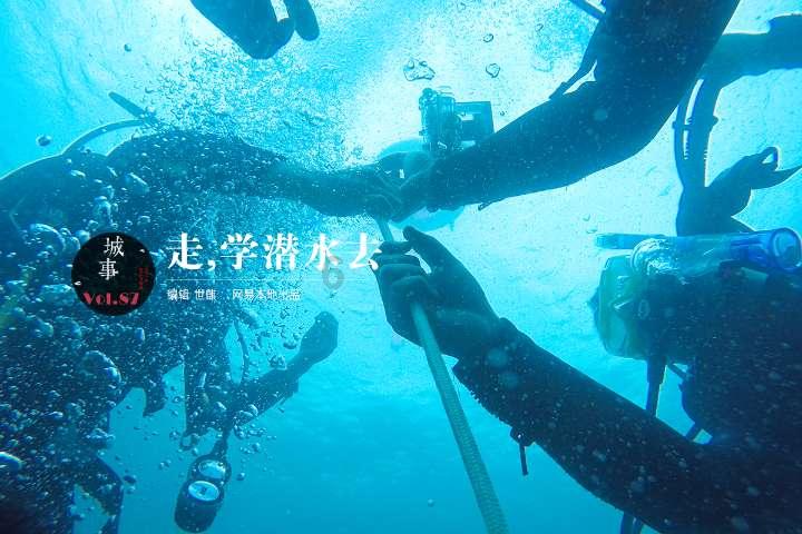 一个长方形的周长是40厘米，长与宽的比是3:2，长方形的面积是多少平方厘米